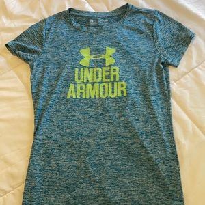 Woman’s Under armour shirt